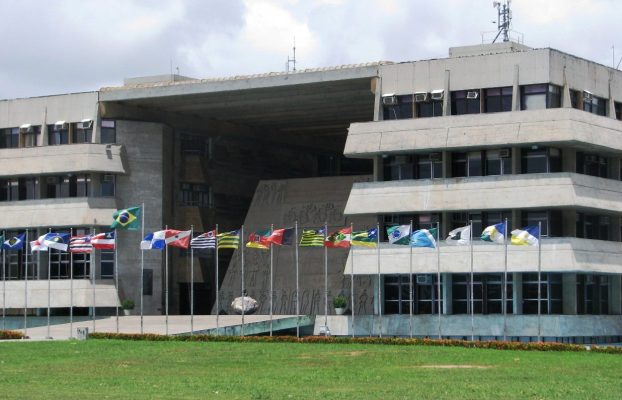 Reajuste de 4% Desaponta Servidores Estaduais da Bahia, que Buscam Valorização Adequada
